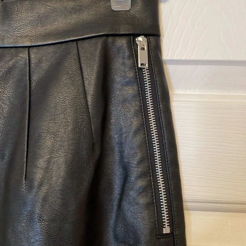 Nwt Vixen by Micheline Pitt Bad Girl Vegan Leather Cigarette Pants - Picture 9 of 15